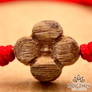 Vòng tay chỉ đỏ đơn Cỏ Bốn Lá