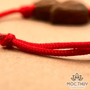 Vòng tay chỉ đỏ đơn Hồ Ly - Trầm Hương Mộc Thủy