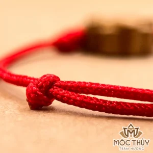 Vòng tay chỉ đỏ đơn Mai Hoa